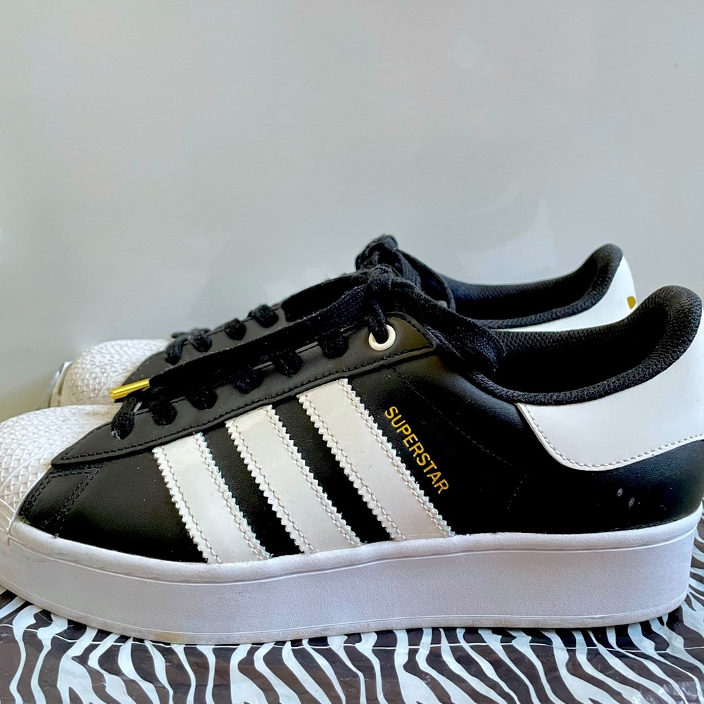 Adidas Superstar, Black/White, Size 11
